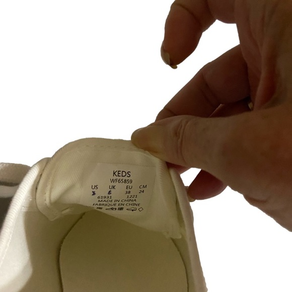 SOLD! NWT KEDS Breezie Canvass Sneaker. Brand new in box. - Picture 8 of 8